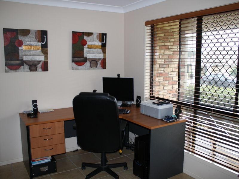 4 Sylvia Close, Pacific Pines QLD 4211