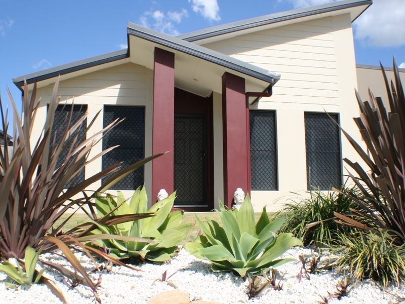 23 Carmarthen Circuit, Pacific Pines QLD 4211