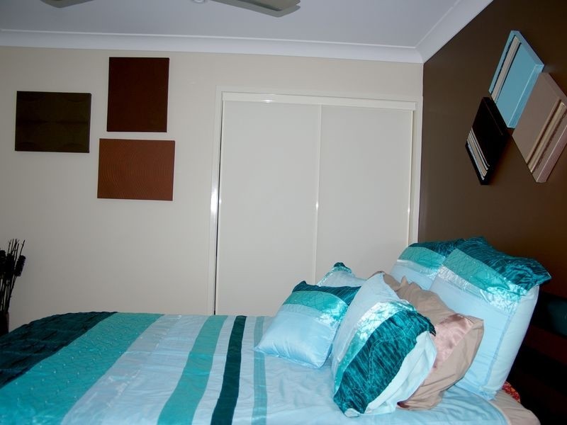 23 Carmarthen Circuit, Pacific Pines QLD 4211