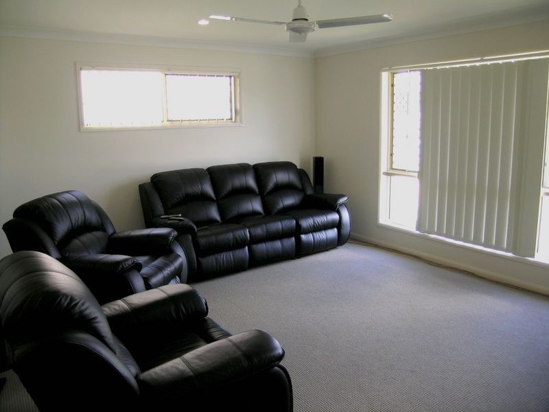 45 Bowley Street, Pacific Pines QLD 4211