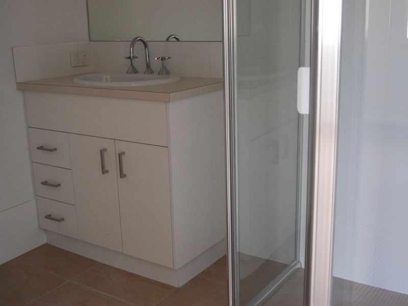 1/49 Harmsworth Road, Pacific Pines QLD 4211