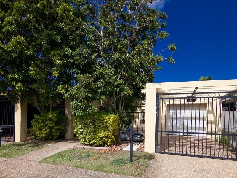 2/4 Bradbrook Street, Southport QLD 4215