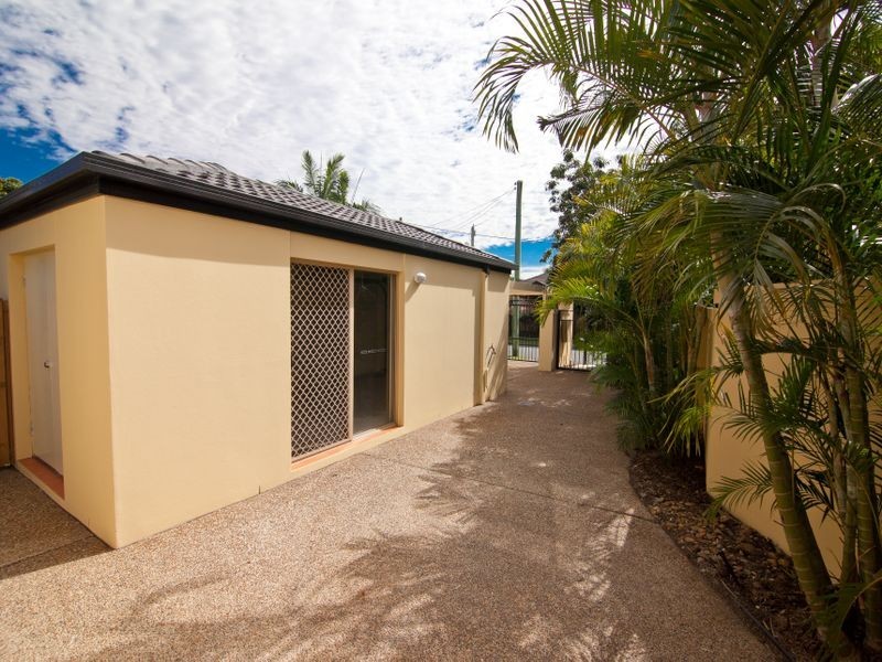 2/4 Bradbrook Street, Southport QLD 4215