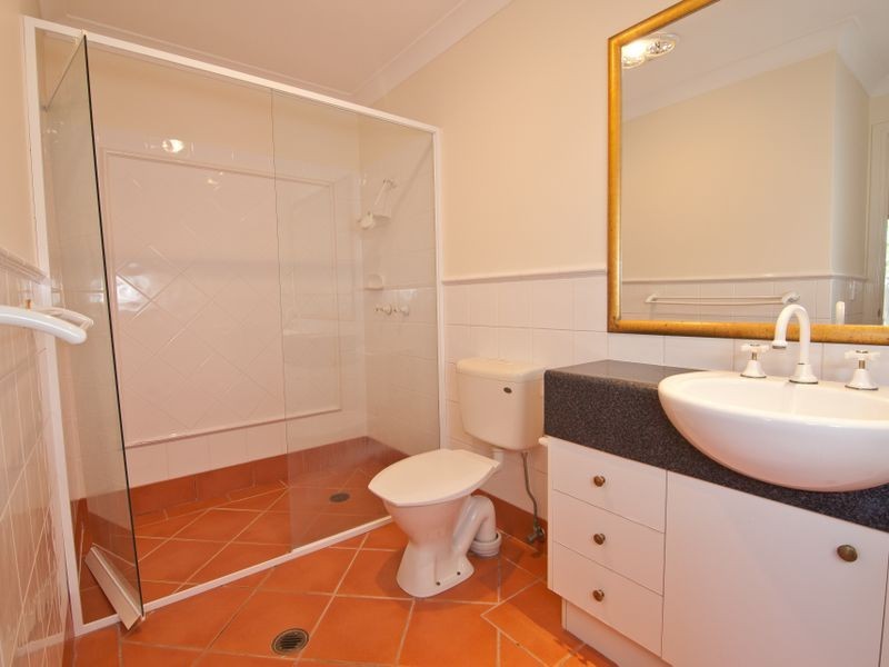 2/4 Bradbrook Street, Southport QLD 4215