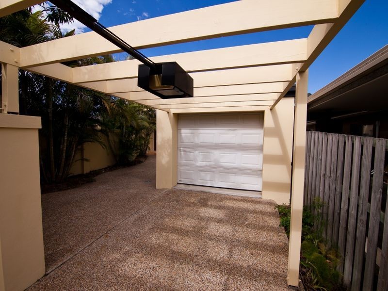 2/4 Bradbrook Street, Southport QLD 4215