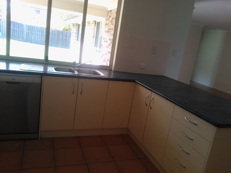 28 Mcrae Circuit, Pacific Pines QLD 4211