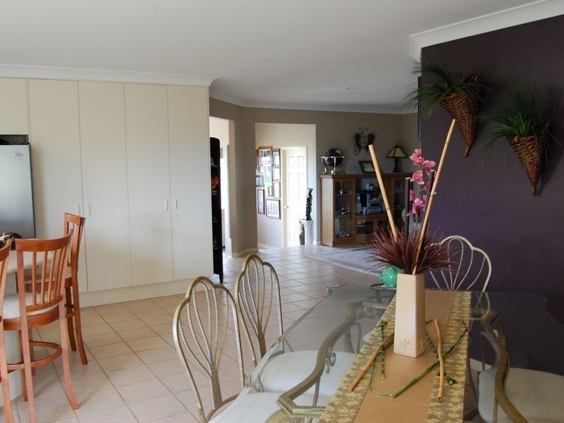 5 Howland Circuit, Pacific Pines QLD 4211