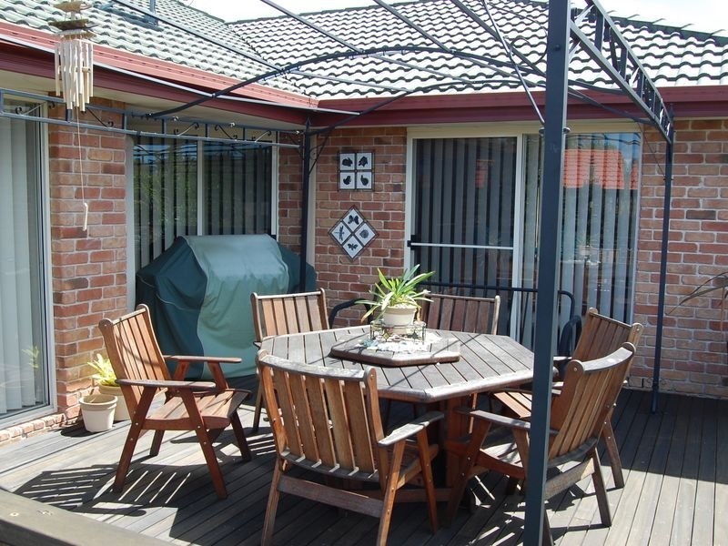 5 Howland Circuit, Pacific Pines QLD 4211