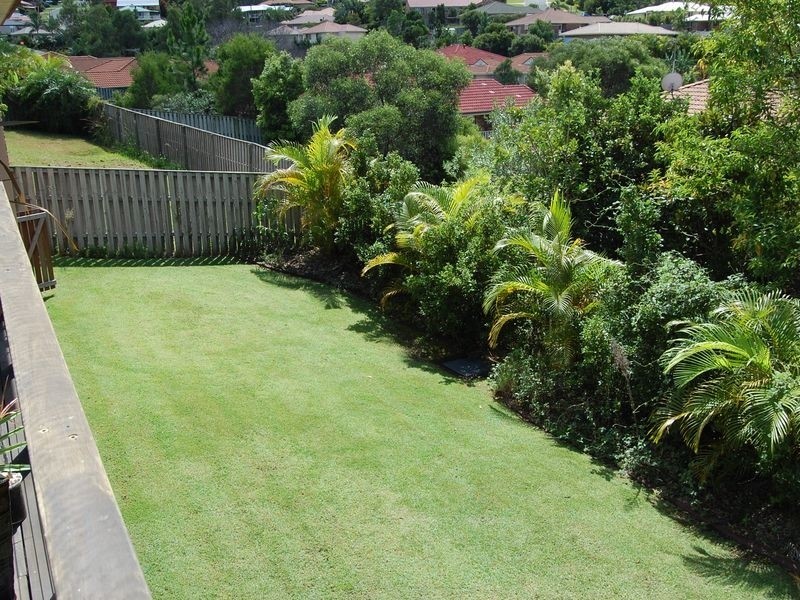5 Howland Circuit, Pacific Pines QLD 4211