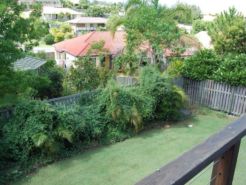 5 Howland Circuit, Pacific Pines QLD 4211