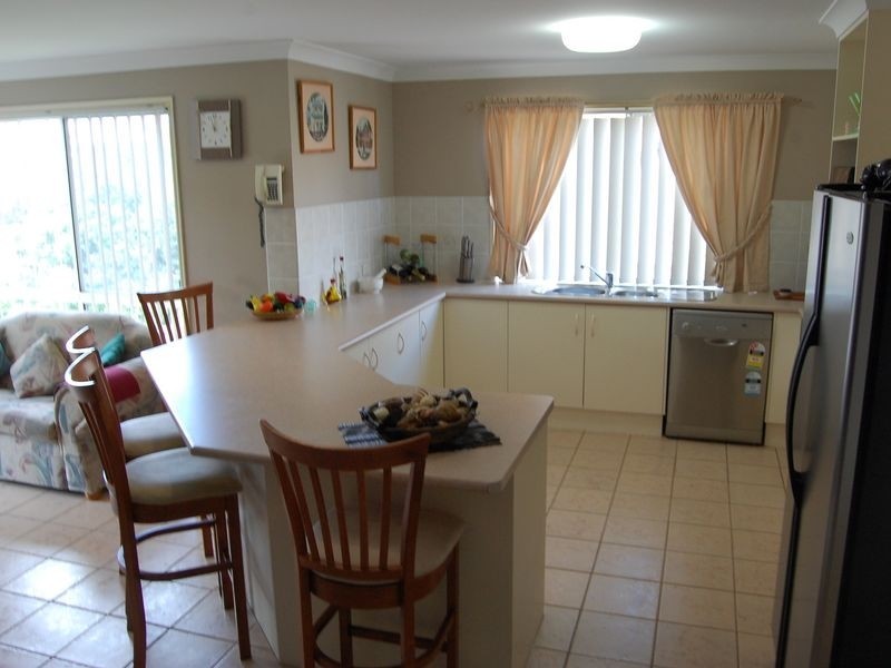 5 Howland Circuit, Pacific Pines QLD 4211