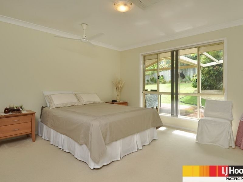 8 Austral Crescent, Pacific Pines QLD 4211