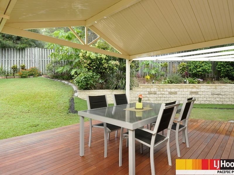 8 Austral Crescent, Pacific Pines QLD 4211