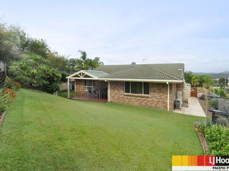 8 Austral Crescent, Pacific Pines QLD 4211