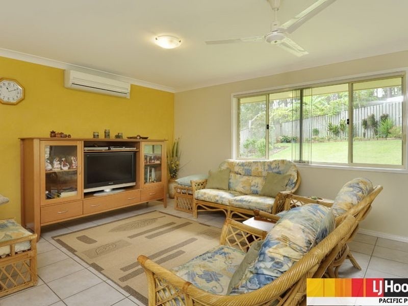 8 Austral Crescent, Pacific Pines QLD 4211