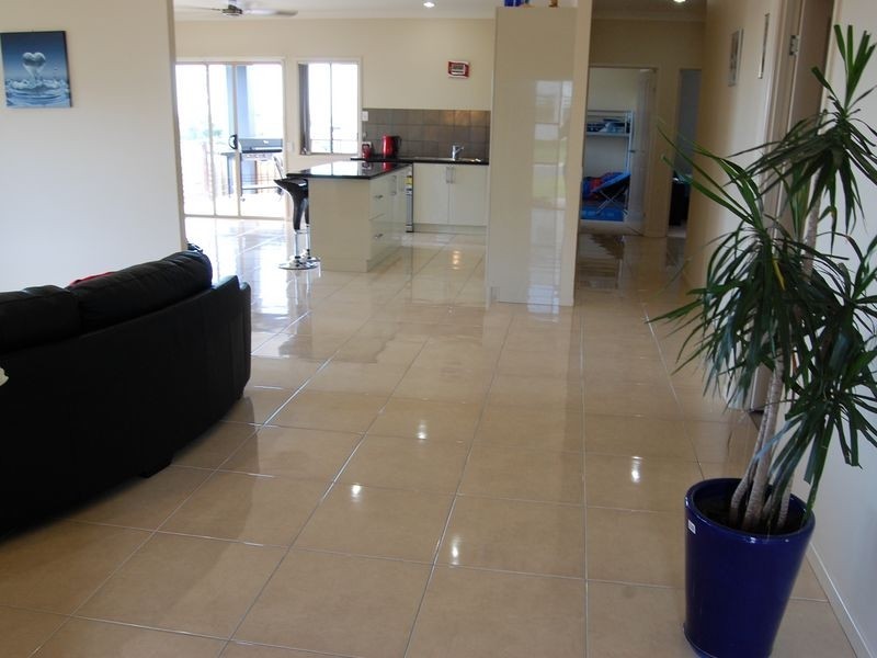 1/45 Laughlen Chase, Pacific Pines QLD 4211