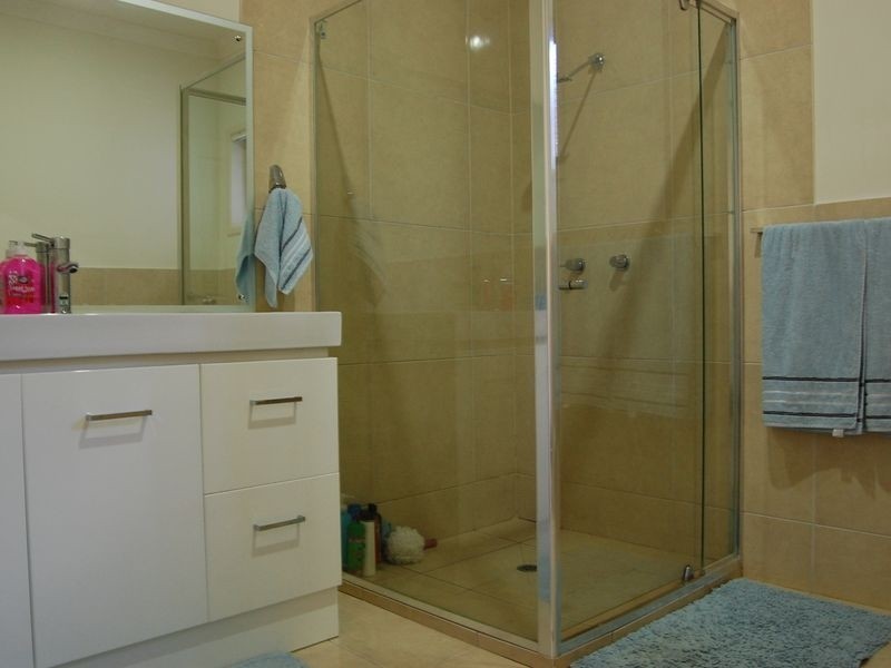 1/45 Laughlen Chase, Pacific Pines QLD 4211