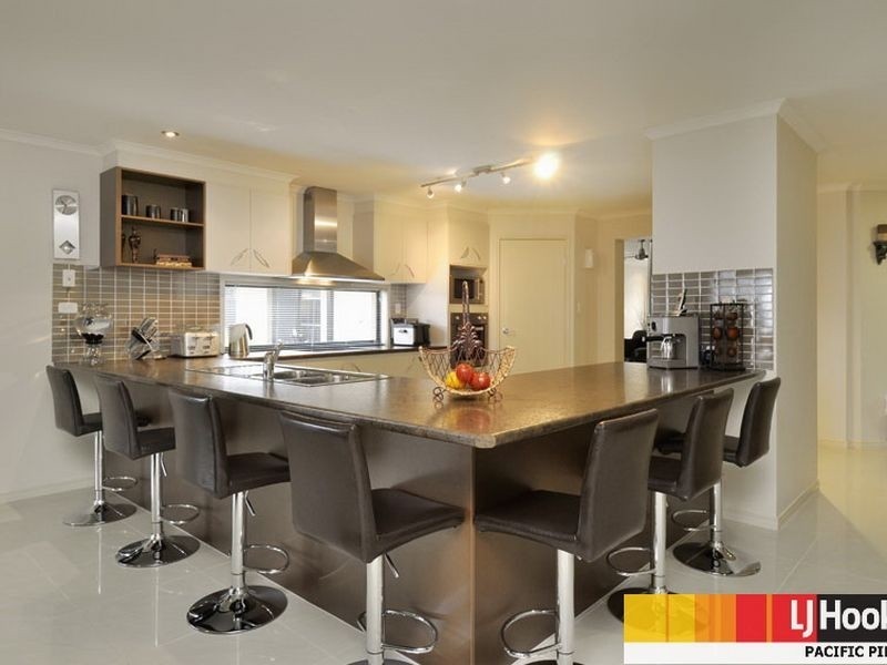 29 Wunburra Circle, Pacific Pines QLD 4211