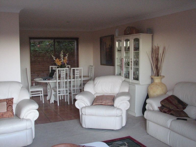 12 Flint Court, Pacific Pines QLD 4211