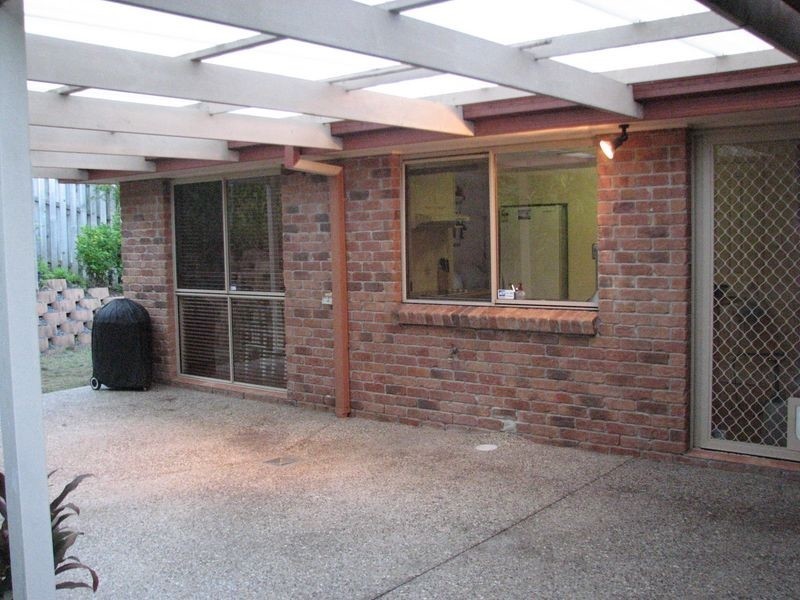 12 Flint Court, Pacific Pines QLD 4211