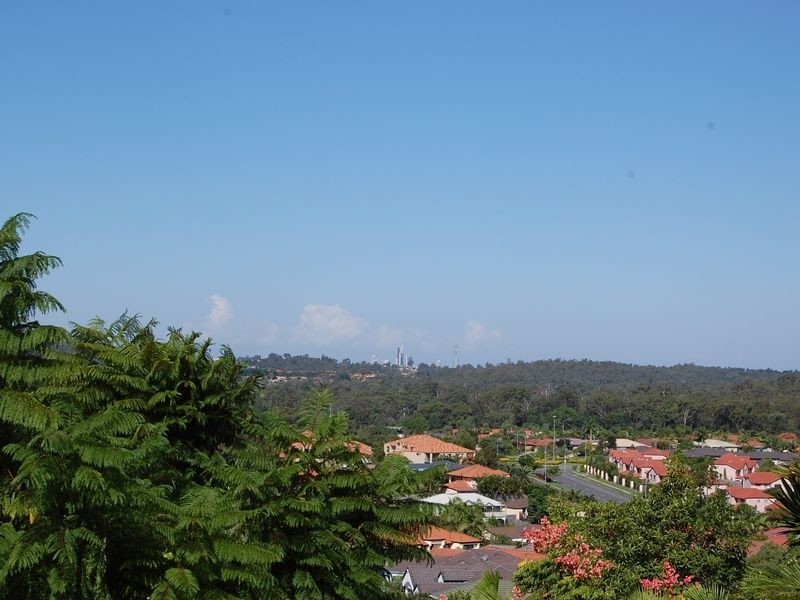 12 Flint Court, Pacific Pines QLD 4211