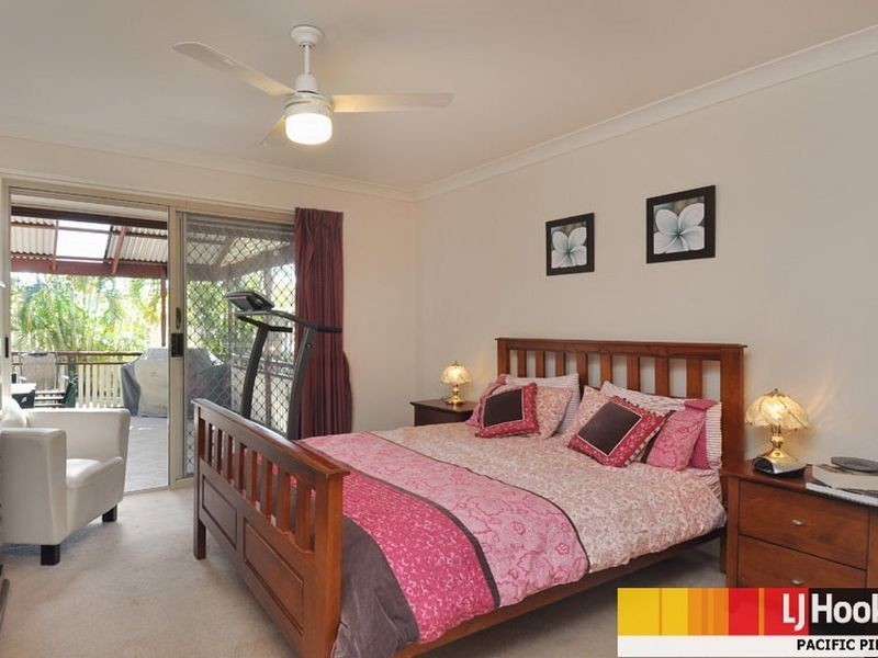 5 Samoa Court, Pacific Pines QLD 4211