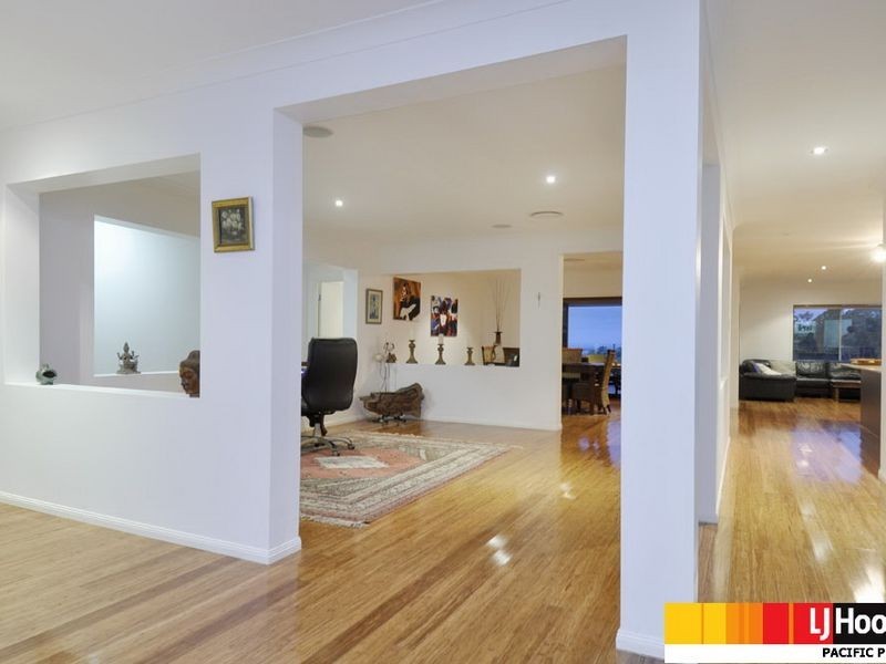 18 Wunburra Circle, Pacific Pines QLD 4211