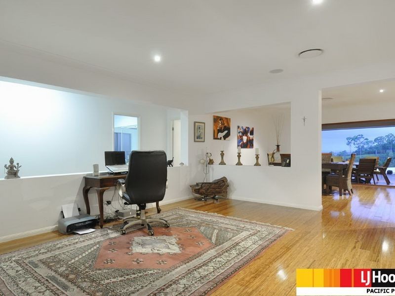 18 Wunburra Circle, Pacific Pines QLD 4211