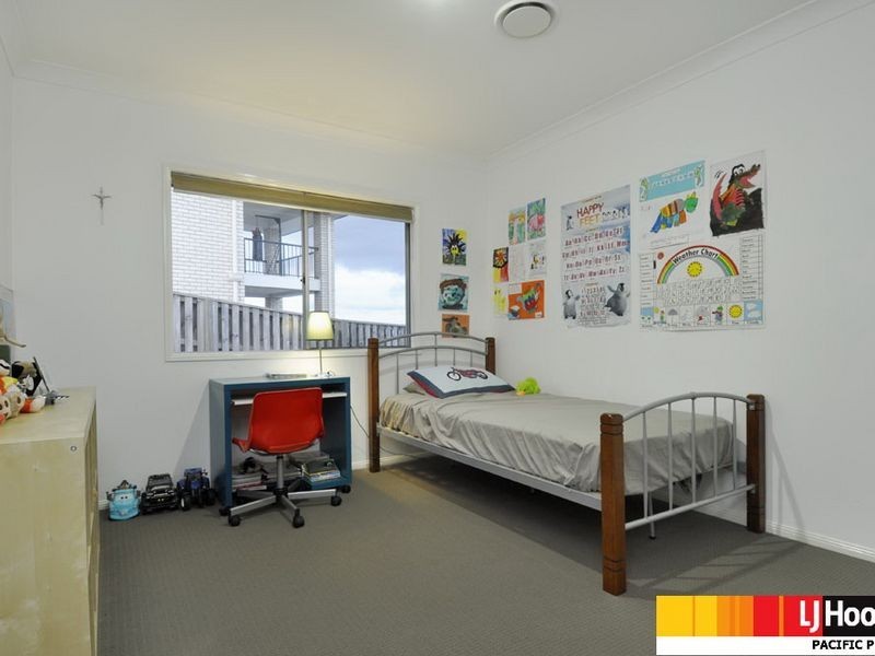 18 Wunburra Circle, Pacific Pines QLD 4211