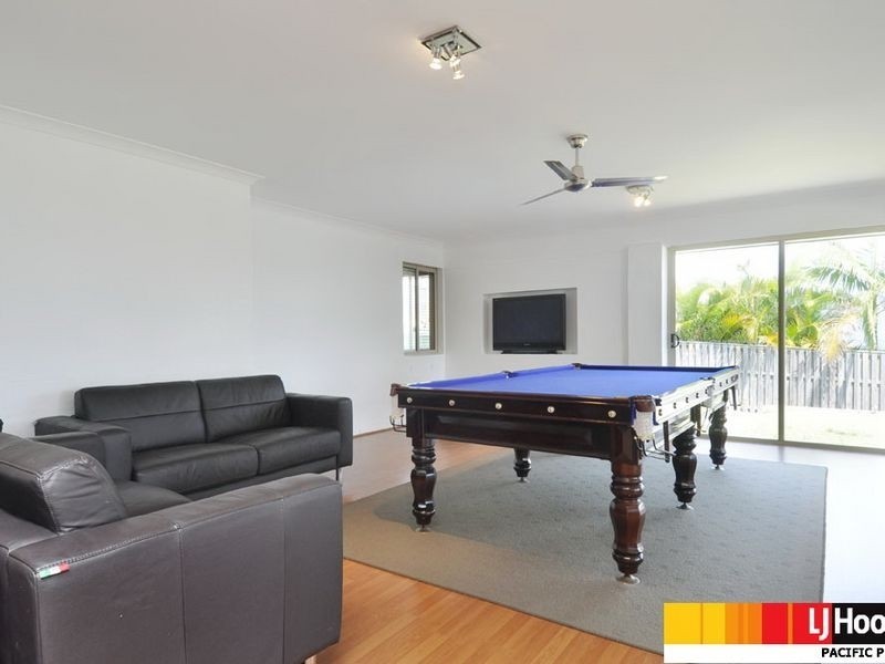 54 Hillary Circuit, Pacific Pines QLD 4211