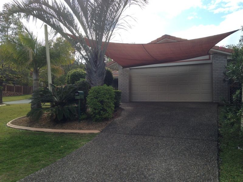 5 Polynesia Avenue, Pacific Pines QLD 4211