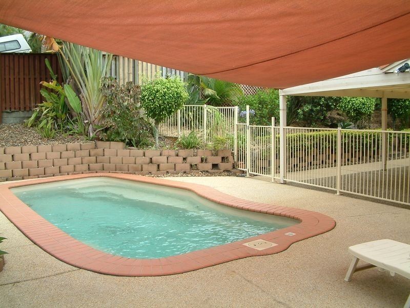 5 Polynesia Avenue, Pacific Pines QLD 4211