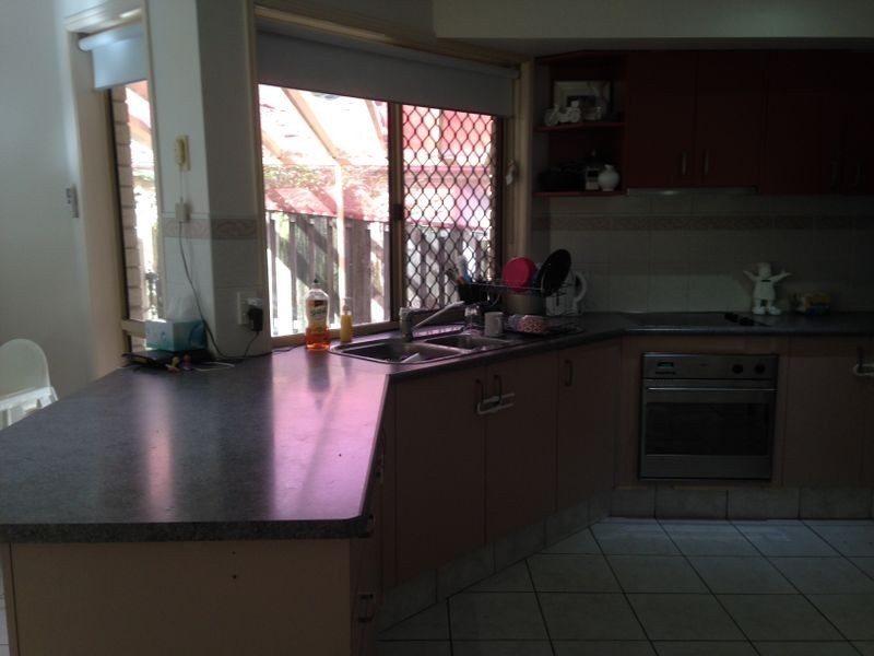 5 Polynesia Avenue, Pacific Pines QLD 4211