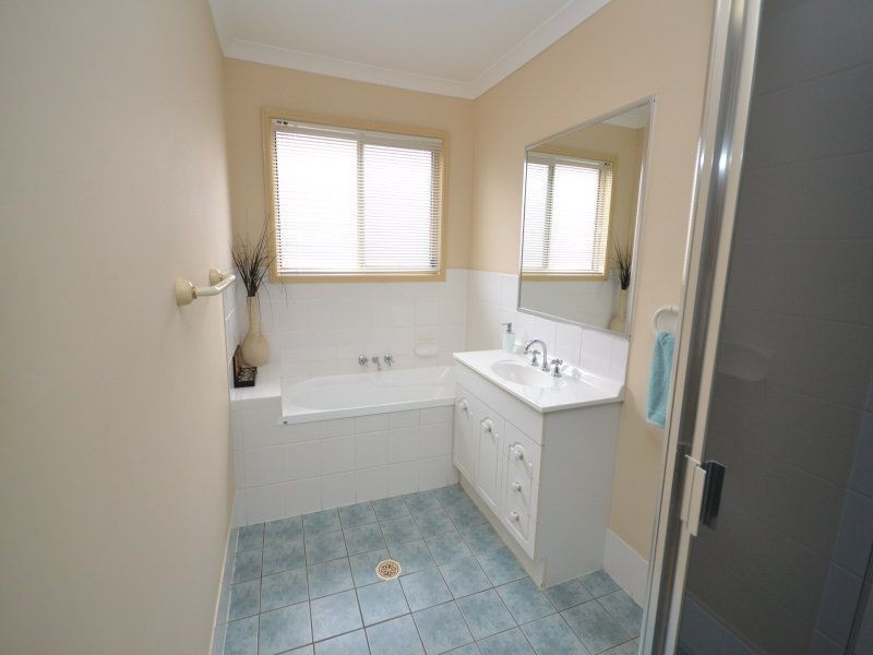 12 Archipelago Street, Pacific Pines QLD 4211
