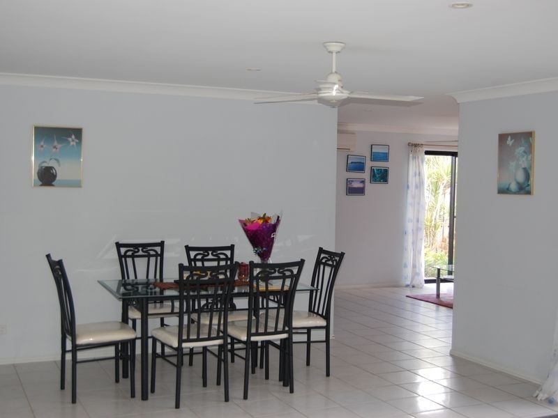 25 Sheffield Circuit, Pacific Pines QLD 4211