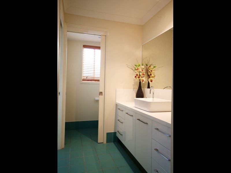 9 Gambier Crescent, Pacific Pines QLD 4211
