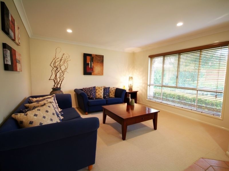 9 Gambier Crescent, Pacific Pines QLD 4211