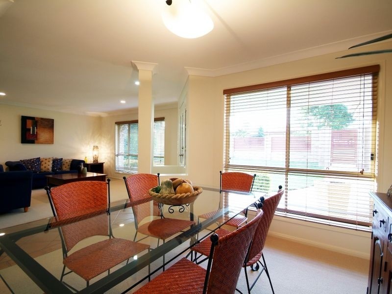 9 Gambier Crescent, Pacific Pines QLD 4211