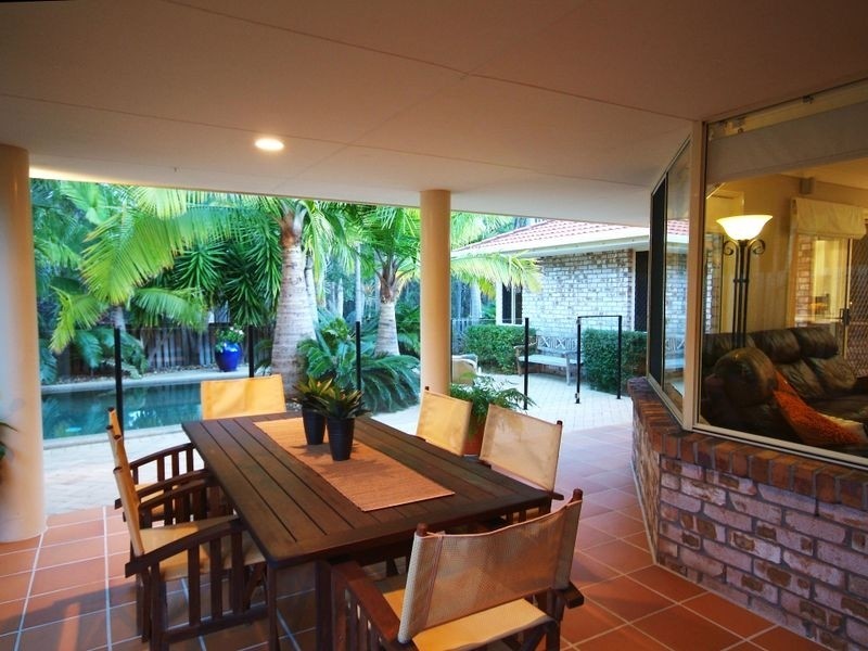 9 Gambier Crescent, Pacific Pines QLD 4211