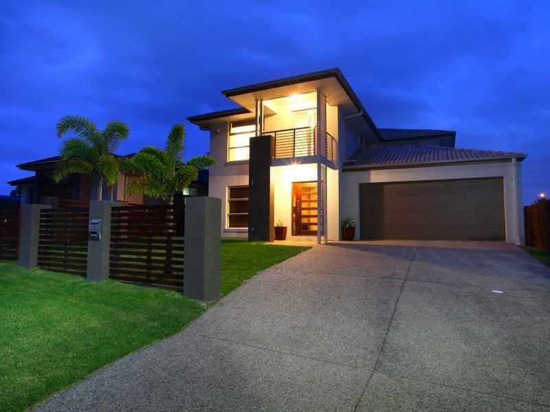33 Barradeen Circuit, Pacific Pines QLD 4211