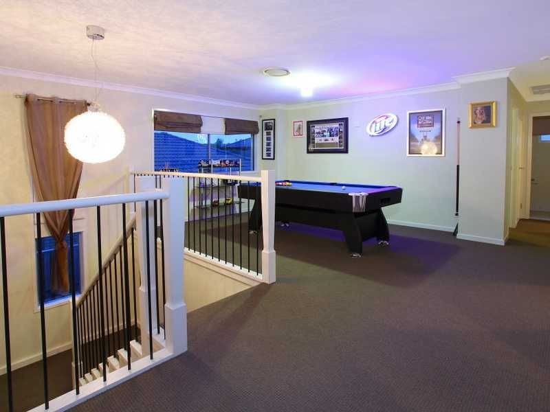 33 Barradeen Circuit, Pacific Pines QLD 4211