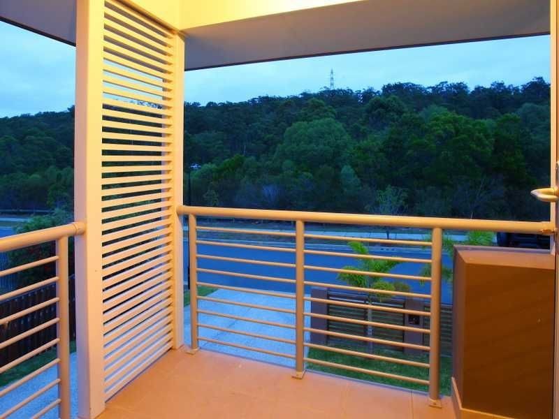 33 Barradeen Circuit, Pacific Pines QLD 4211