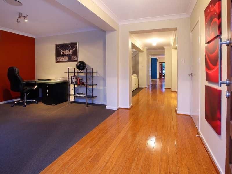 33 Barradeen Circuit, Pacific Pines QLD 4211