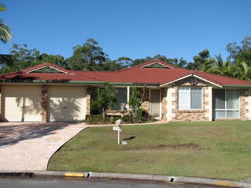 10 Navua Court, Pacific Pines QLD 4211