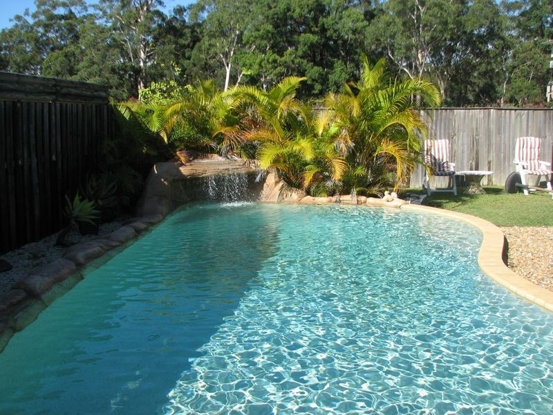 10 Navua Court, Pacific Pines QLD 4211