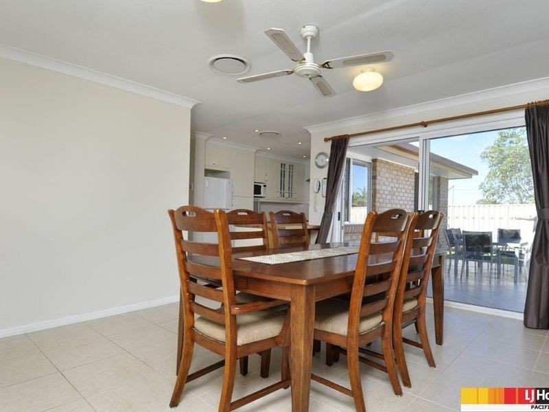 25 Galapagos Way, Pacific Pines QLD 4211