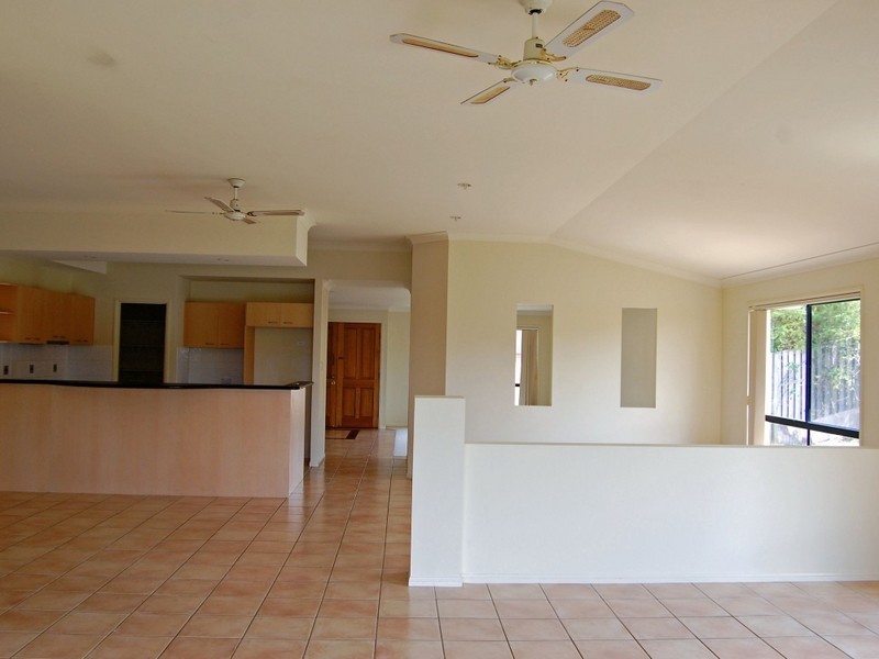 11 Rarotonga Rise, Pacific Pines QLD 4211