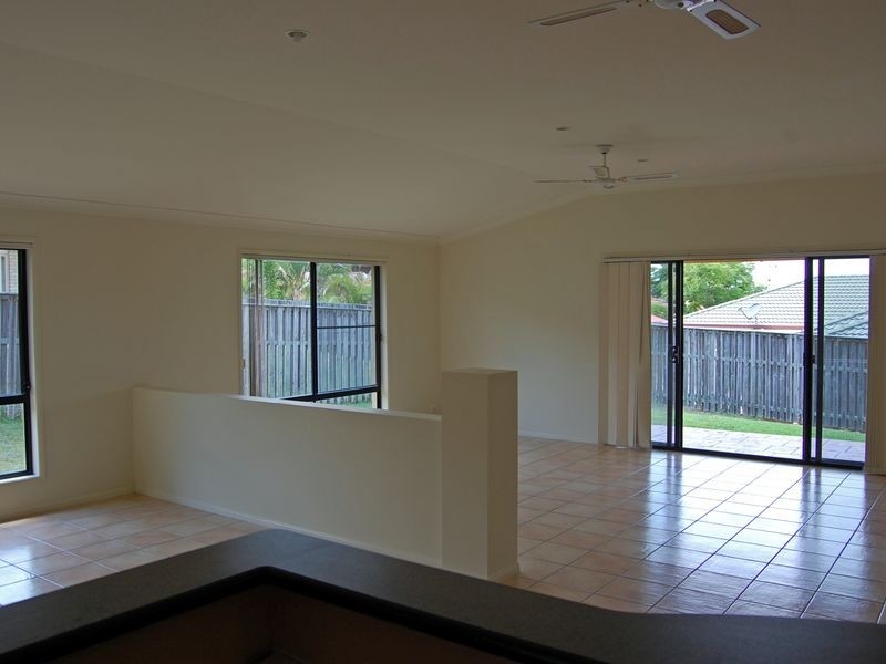 11 Rarotonga Rise, Pacific Pines QLD 4211