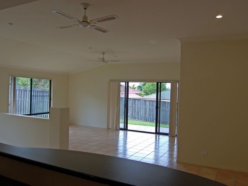 11 Rarotonga Rise, Pacific Pines QLD 4211