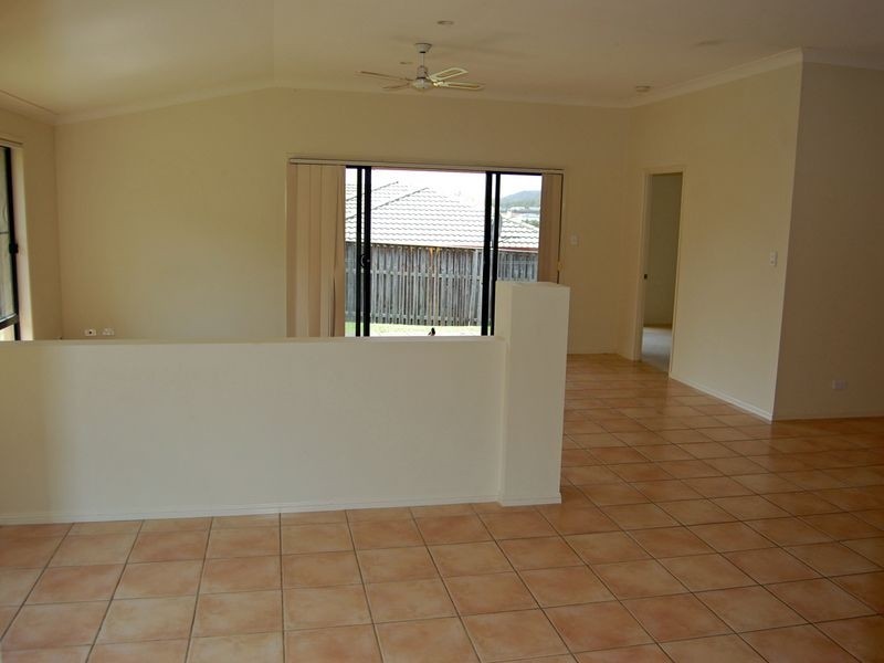 11 Rarotonga Rise, Pacific Pines QLD 4211